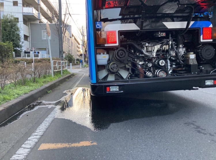 WEB東京民報西武バス 燃料漏れ事故相次ぐ 背景に人員削減と安全軽視